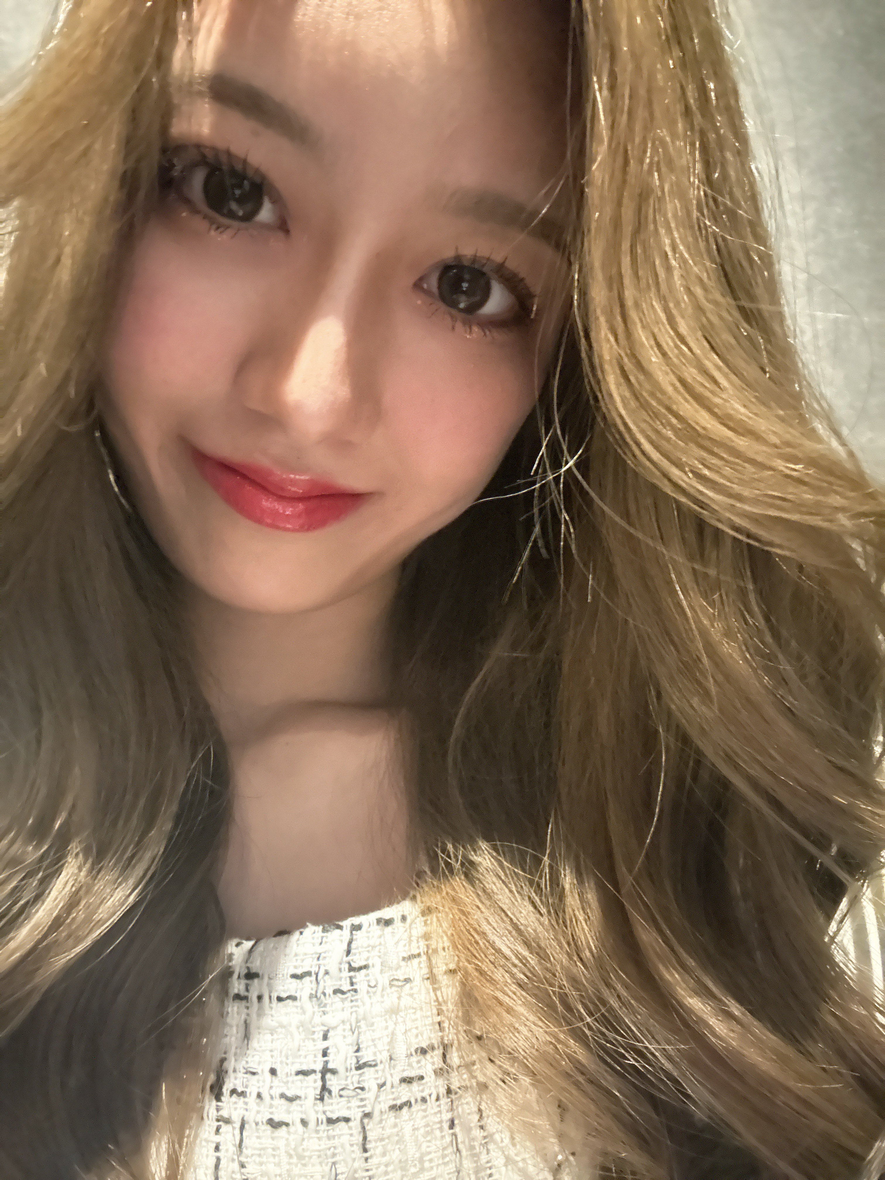 髪色明るくみえる👀